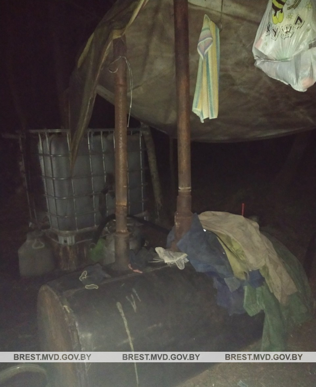 Мини-завод по производству самогона нашли в Пружанском районе