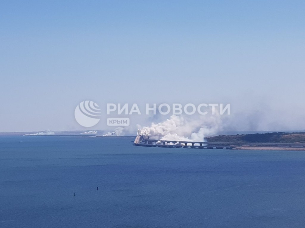 12 августа вновь атакован Крымский мост