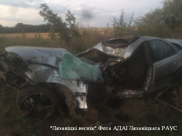 Несовершеннолетняя погибла в аварии в Ляховичском районе