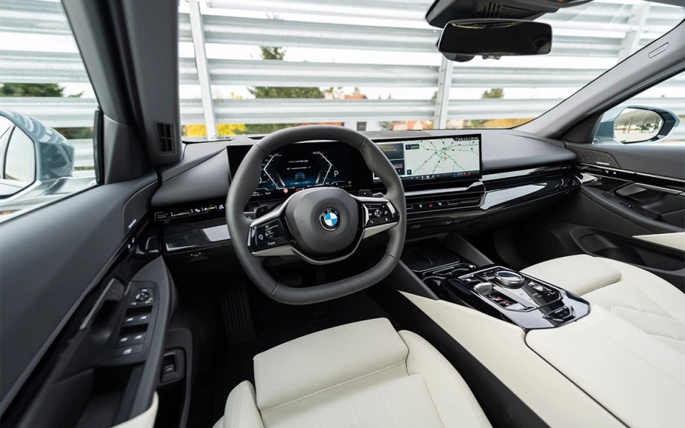 Новые BMW, Mercedes и VW попали в Россию: что за модели и сколько стоят