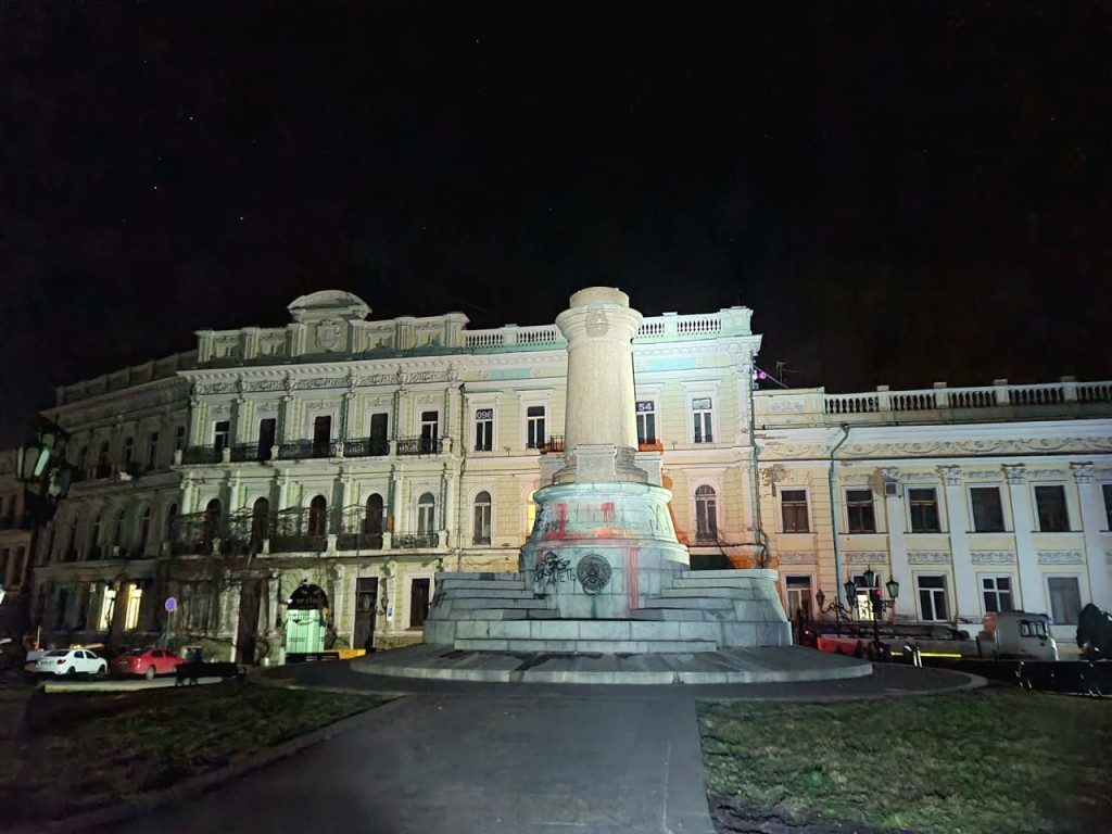 В Одессе демонтируют памятники императрице Екатерине II и полководцу Суворову