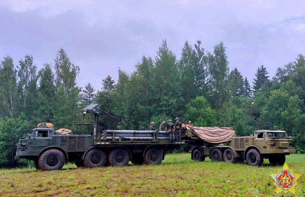 Военные Беларуси осваивают РСЗО «Полонез» и «Ураган»