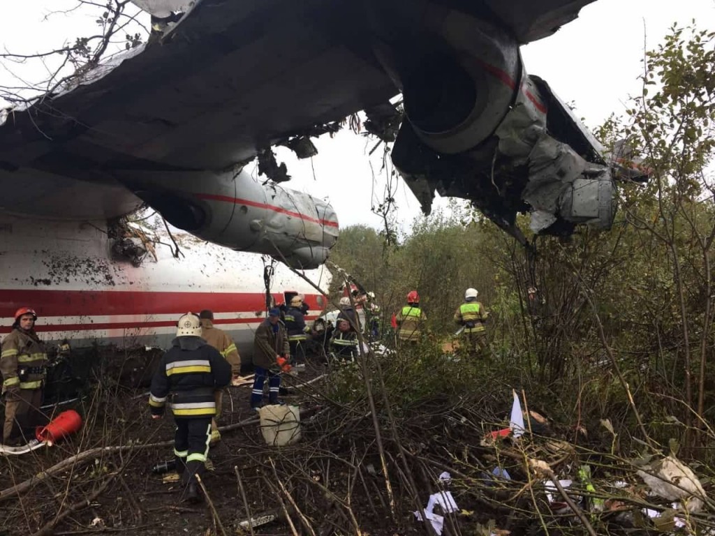 Под Львовом разбился самолет: пять человек погибли
