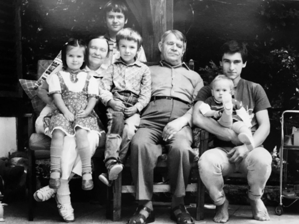 Помог спасти СССР от полиомиелита, тестировал вакцину на детях, чуть не умер от энцефалита: история вирусолога Чумакова