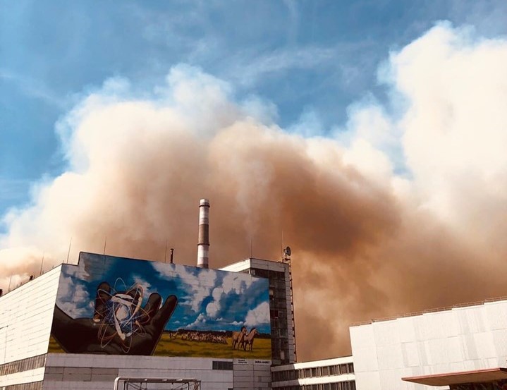 Пожар в Чернобыльской зоне вплотную подошел к хранилищам радиоактивных отходов (видео)