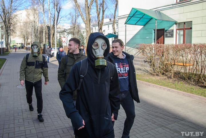«Правильные белорусы не паникуют». Как живет Беларусь в эпоху пандемии коронавируса
