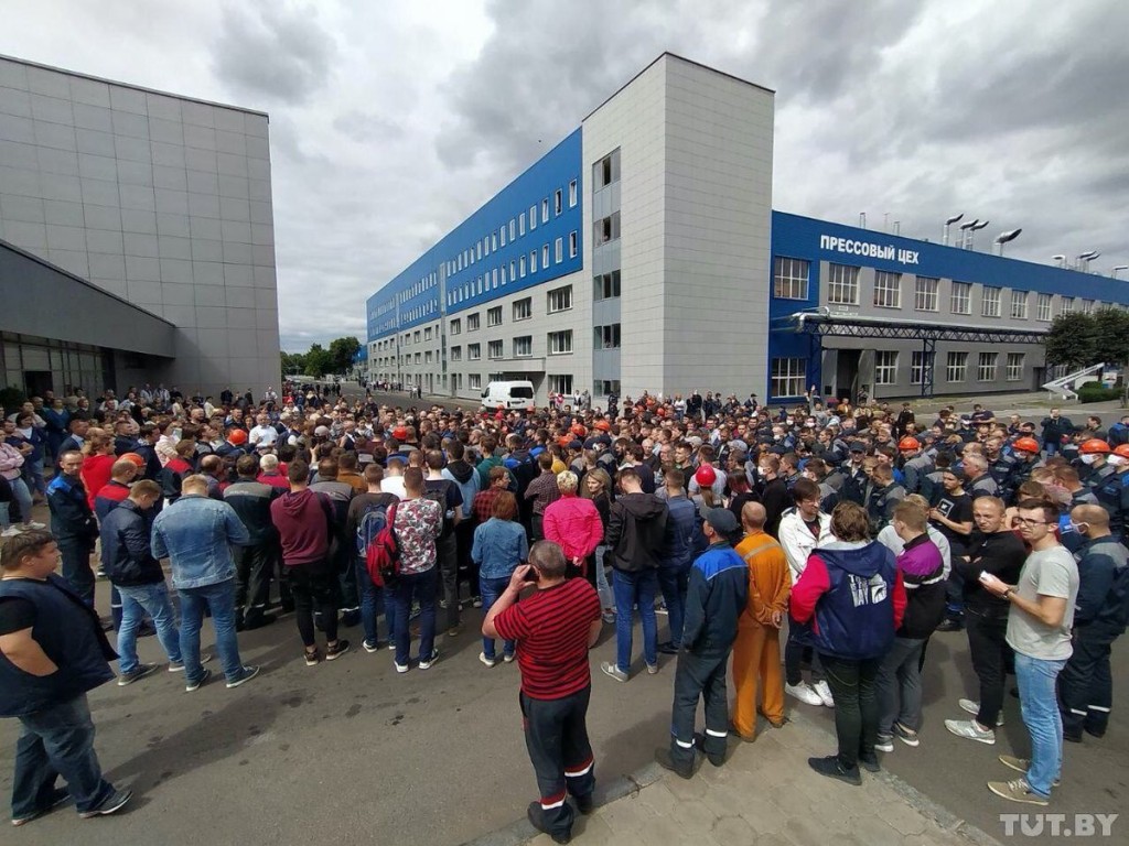 Предприятия Беларуси продолжают присоединяться к забастовке