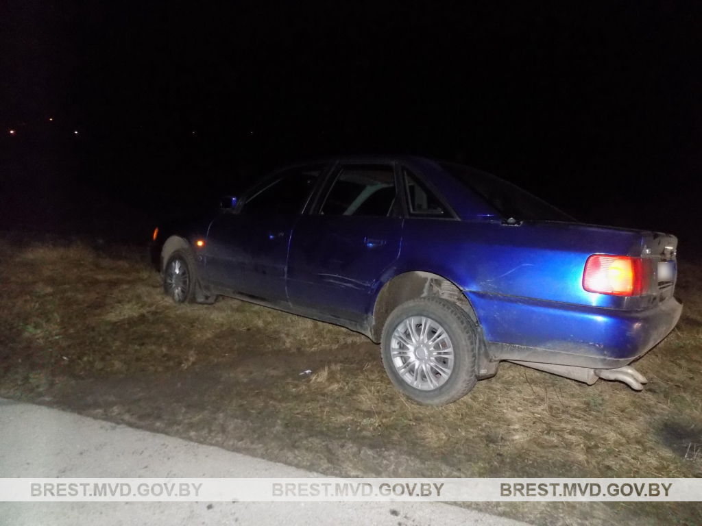 Пьяный именинник угнал машину гостя и попал в аварию под Дрогичином