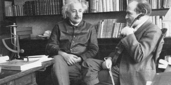 Развенчиваем мифы об Эйнштейне