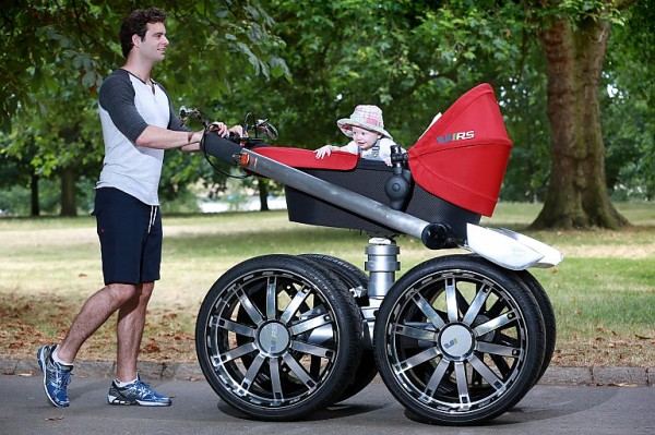 Skoda разработала детскую коляску огромными колесами для мужчин