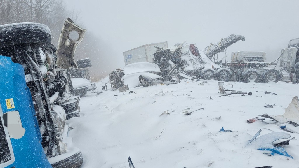 Более 40 человек погибли из-за снежного шторма в США
