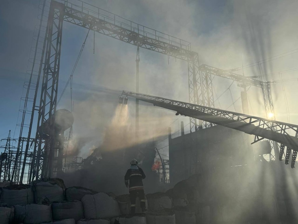 ВСУ нанесли удар по нефтебазе в Луганске – пострадали 5 сотрудников
