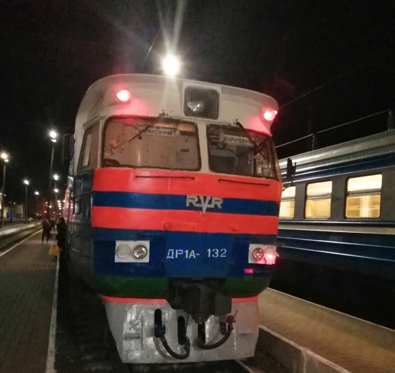 В Барановичах парень разбил стекло поезда из-за ссоры с девушкой