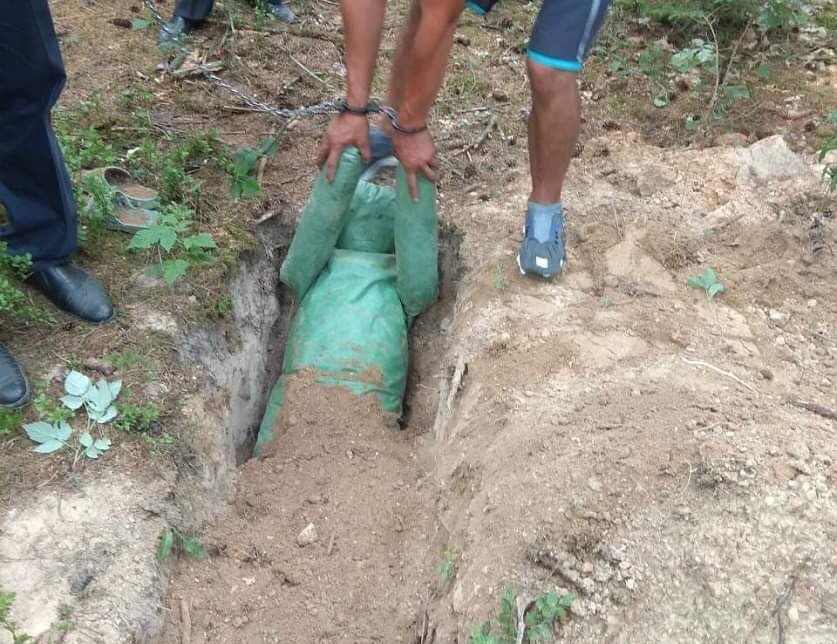В Дзержинском районе вымогатели похитили мужчину и заставили копать себе могилу