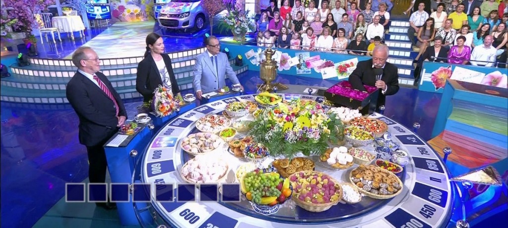 В эфире Первого канала показали, что происходит с едой на передаче «Поле чудес» (видео)