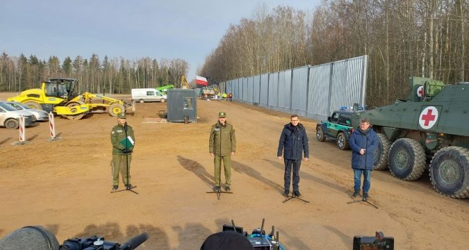 В интернете появились фото строящегося на польско-белорусской границе забора