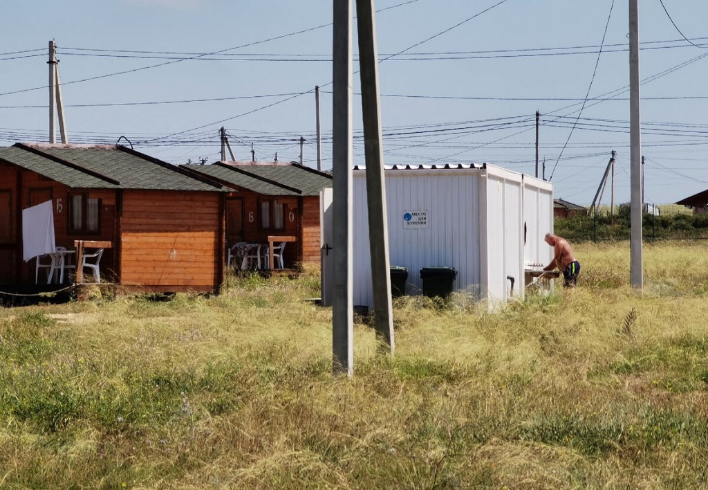 В Крыму построили деревню для туристов в 250 домов: показываем условия проживания