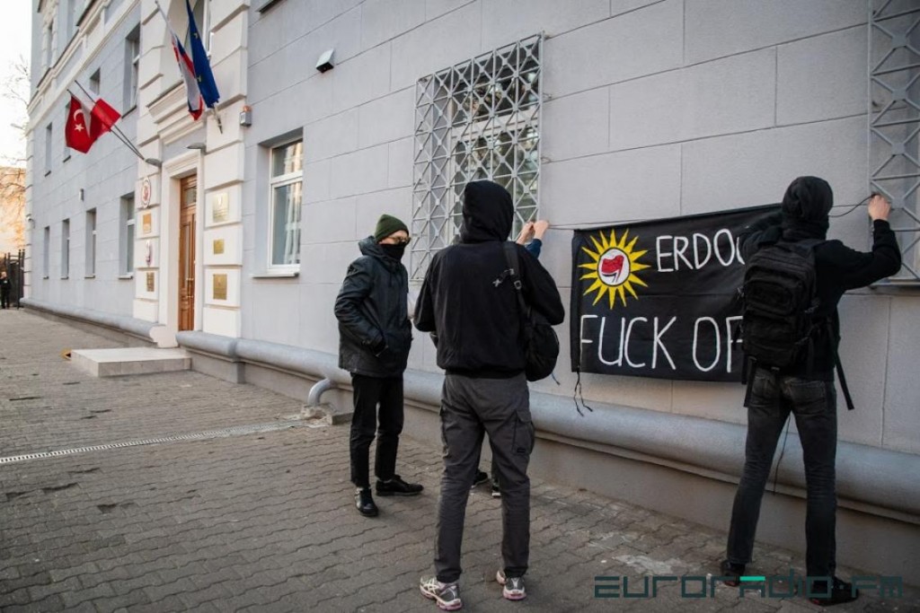 В Минске анархисты провели акцию в поддержку сирийских курдов