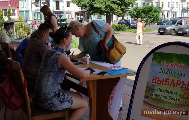 В Пинске пикет за Лукашенко прошел за час