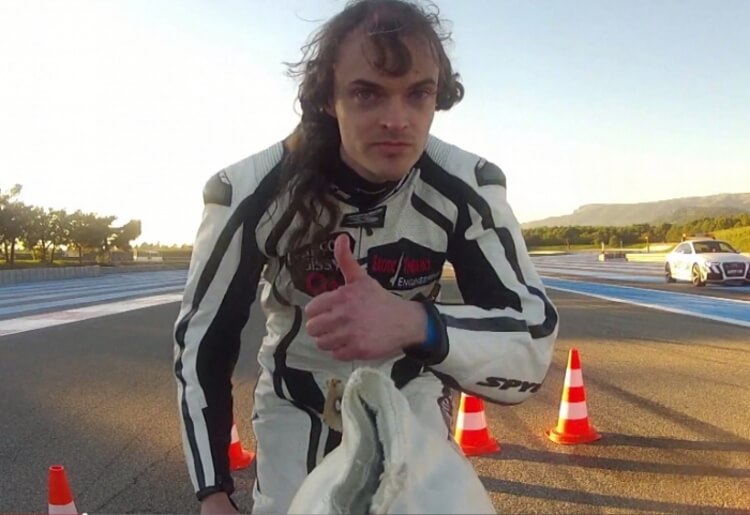 Велосипедист обогнал «Феррари» на гонке (видео)