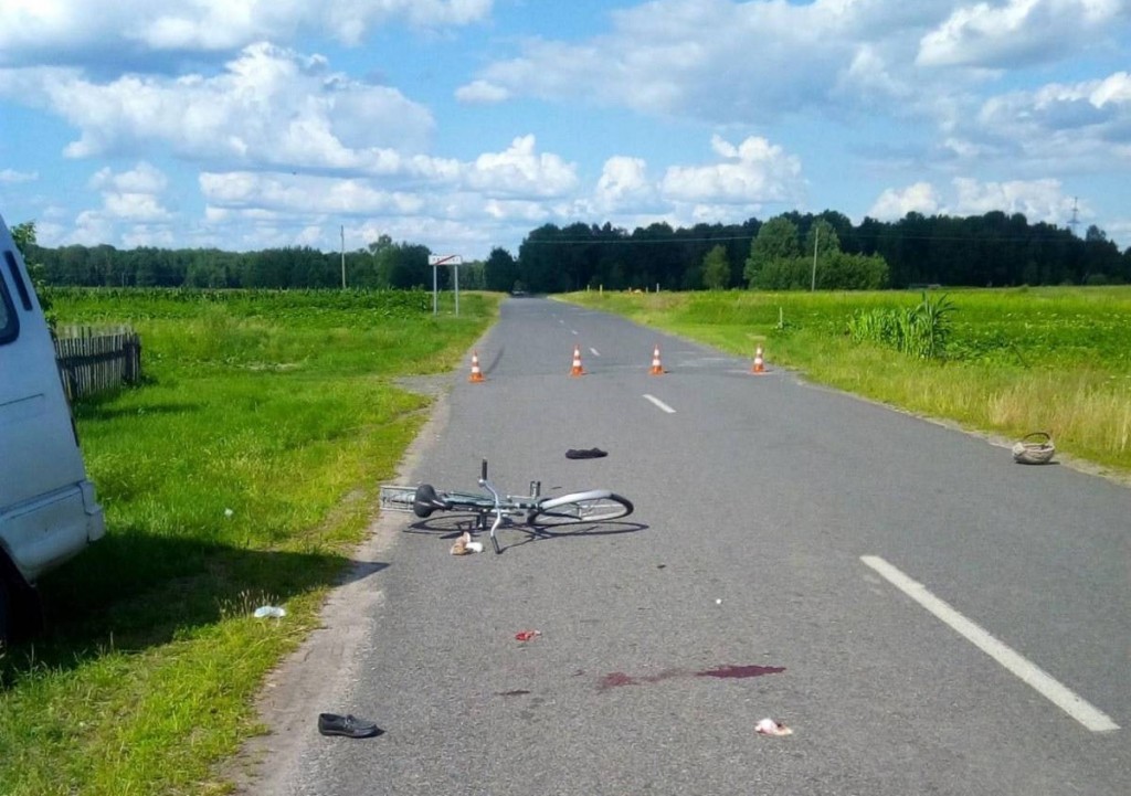 Велосипедистка погибла после столкновения с минивэном в Лунинецком районе