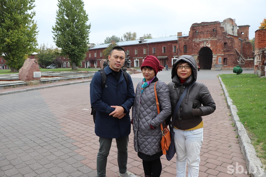 Вьетнамское телевидение снимает документальный фильм в Брестской крепости