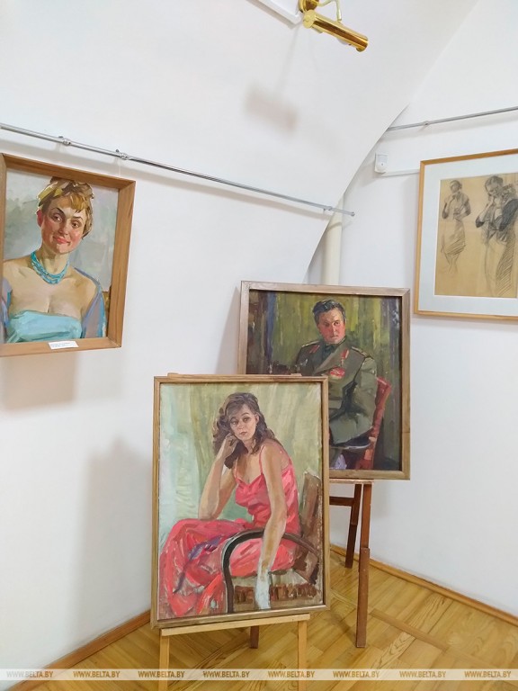 Выставка памяти Ивана Фетисова открылась в Художественном музее Бреста