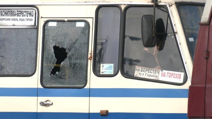 Взрыв прогремел около автобуса с заложниками в Луцке
