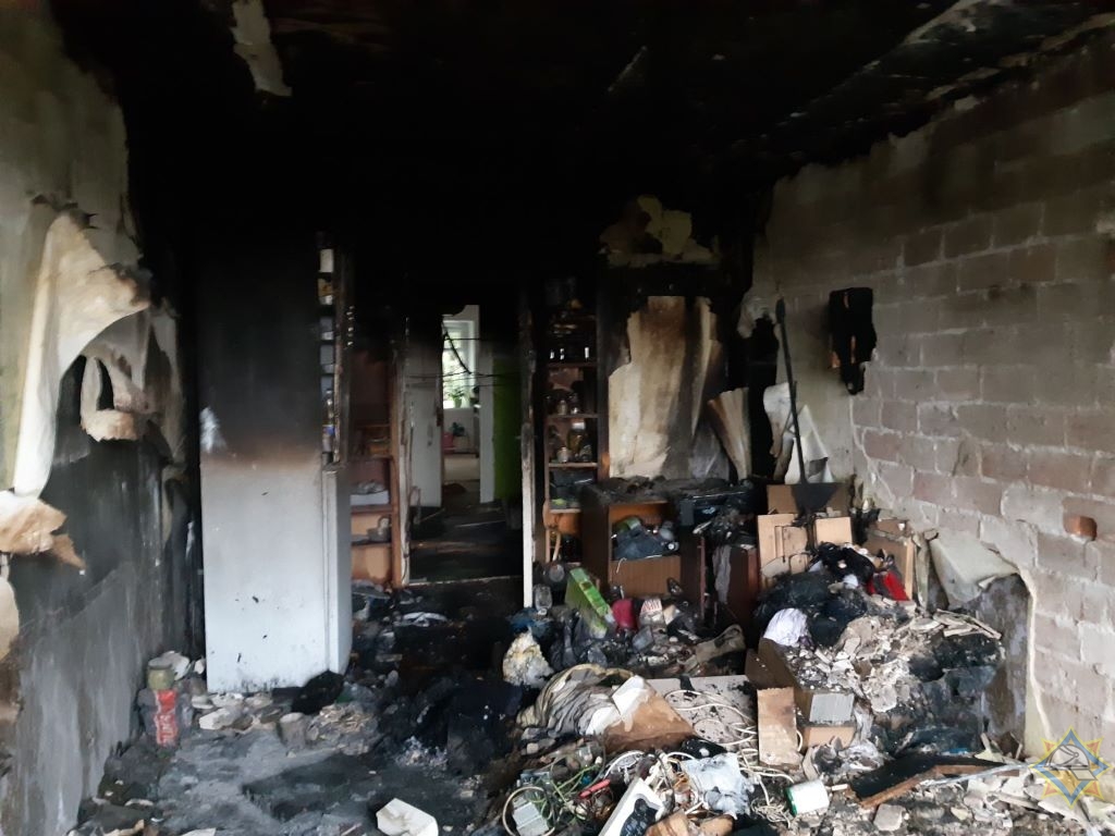 Зарядное устройство могло стать причиной пожара в общежитии Бреста