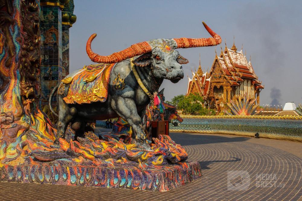 Жемчужина тайской архитектуры – храм в форме слона Ват Бан Рай