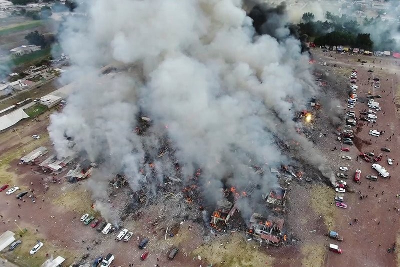На мексиканском пиротехническом фестивале произошли взрывы (Видеофакт)