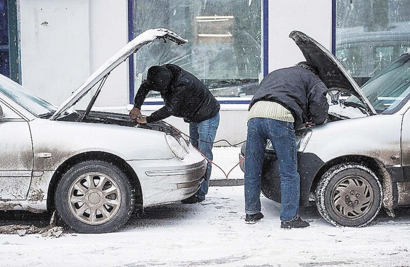 Брестским автолюбителям: как правильно заводить машину в мороз