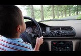 8-летний ребенок в интернете научился водить машину и съездил за рулем в МакДональдс