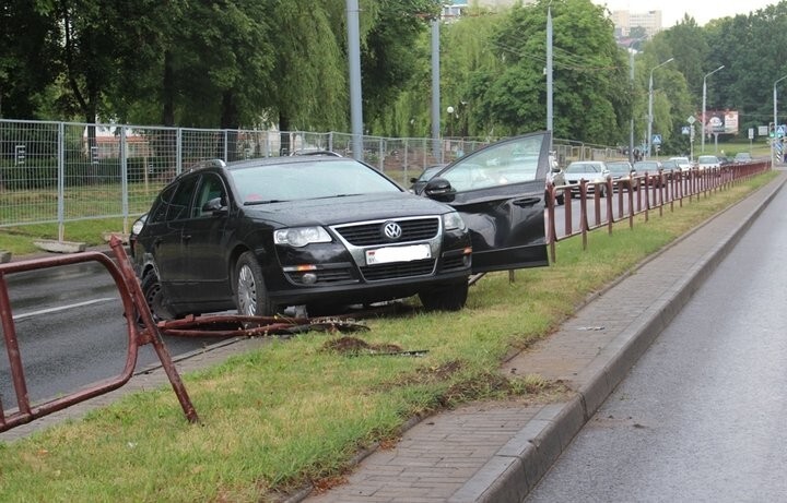 В Гродно водитель умер сразу после 500-метровой погони за своим покатившимся автомобилем