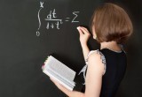 Белорусским педагогам увеличат зарплату за счёт дополнительных платных занятий