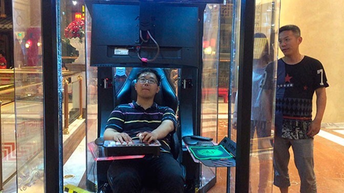 В торговом центре в Китае открыли компактные камеры хранения мужей
