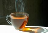 Потребление горячего чая с алкоголем и сигаретами увеличивает опасность возникновения рака пищевода