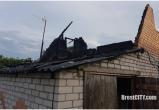 Молния могла стать причиной пожара в жилом доме в Бресте