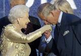 СМИ: Елизавета уступит трон принцу Чарльзу через три года