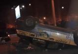 Ночью в результате ДТП на "вульковском кольце" перевернулся автомобиль такси Toyota