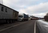 "Не отступим". Что происходит на украинско-белорусской границе из-за протестов по закону о "евробляхах"