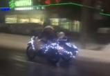 А вы видели такое? Дед Мороз и Снегурочка гоняют по Бресту на мотоцикле с коляской (видео)