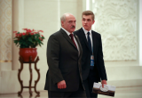 Коля Лукашенко поздоровался с незнакомцем (видео)
