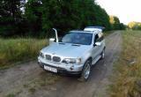 Водитель катал девушку на капоте BMW X5 в Мозыре — она погибла