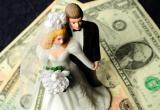 Брестчанину на свадьбу подарили фальшивые доллары