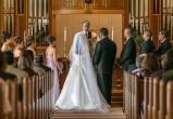 Свекровь оскорбила невестку в приглашениях на свадьбу