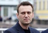 Навальный попал в реанимацию в тяжелом состоянии: его могли отравить (видео)