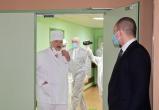 Лукашенко поручил не задерживать в больницах идущих на поправку пациентов с коронавирусом