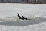 Мужчина провалился под лед на реке Мухавец и утонул