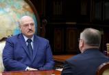 Лукашенко предложил сделать наказуемым получение зарплаты в конвертах